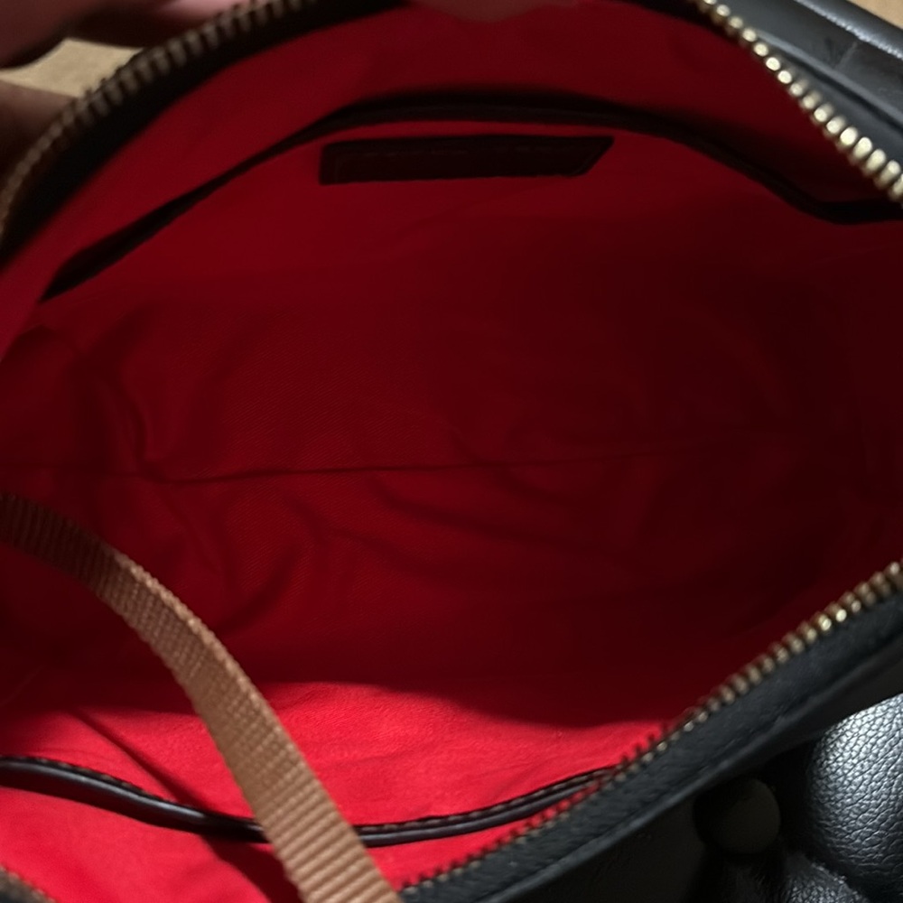 Small Dooney and Burke shoulder bag. - Picture 2 of 4